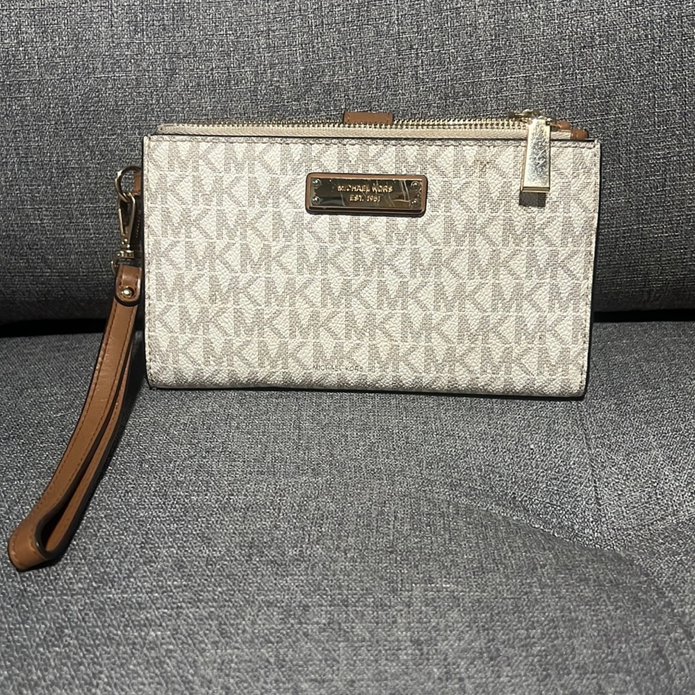 Michael Kors Wallet-Wristlet